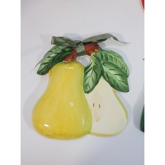 Vtg Set 4 Ceramic Kitchen Wall Hanging Fruit Plaques Tomato Pear Peas Orange - Picture 6 of 8